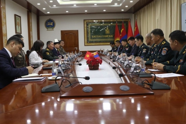 Defense Ministers of Kyrgyzstan, Mongolia discuss cooperation