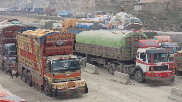 Pakistan suspends all commercial truck crossings with Afghanistan