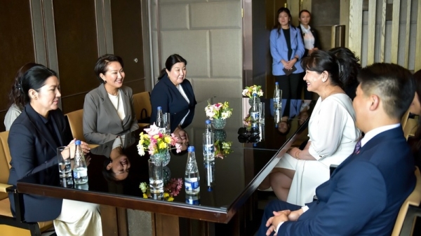 First Lady of Kyrgyzstan meets with First Lady of Mongolia in Ulaanbaatar