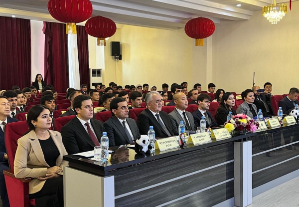 Talented Tajikistani students awarded scholarships by the Chinese Ambassador