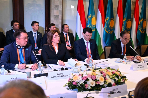 President Tokayev advances Kazakh-Hungarian economic cooperation at investment roundtable 