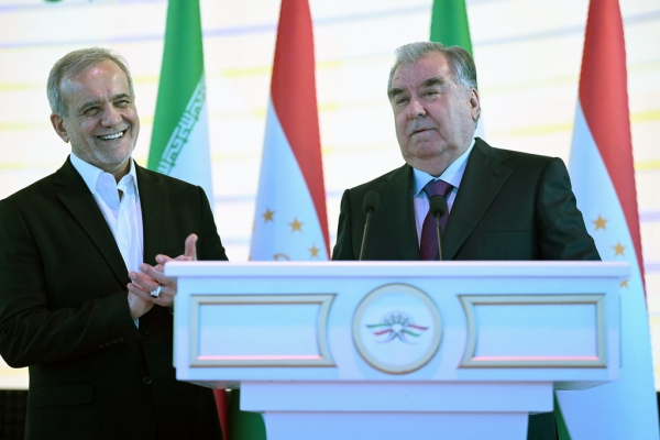 Tajik leader invites Iranian investments in hydropower and tourism