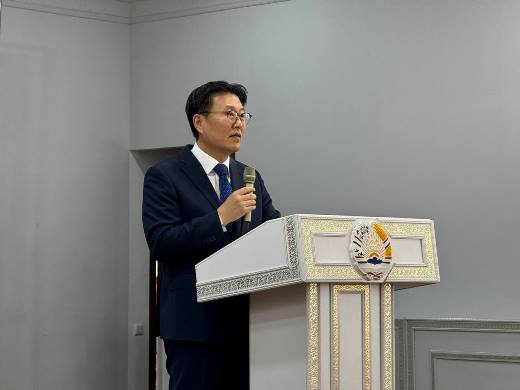 Tajikistan launches a Korean language teacher training program