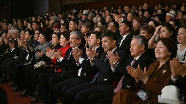 Cabinet Chairman and members watch Raimaly and Begimai musical premiered in Bishkek