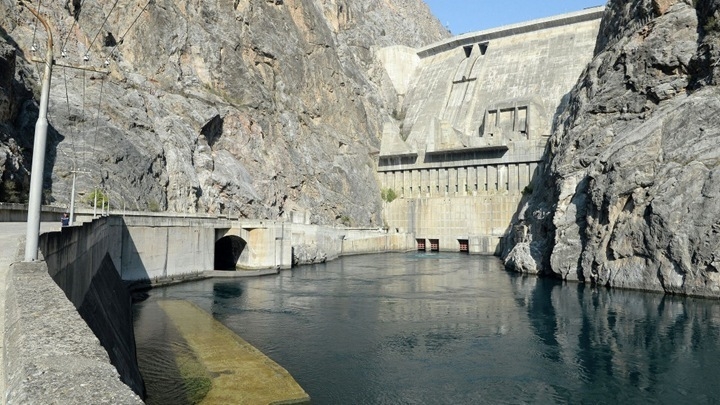 The Toktogul hydroelectric power station began to generate less electricity