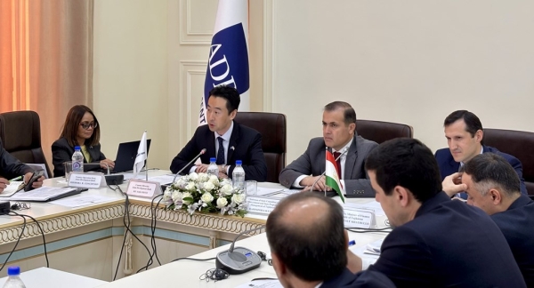 ADB, Tajikistan discuss ongoing project performance, 2025-2028 indicative program