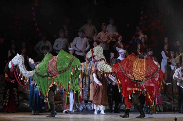 Cabinet Chairman and members watch Raimaly and Begimai musical premiered in Bishkek