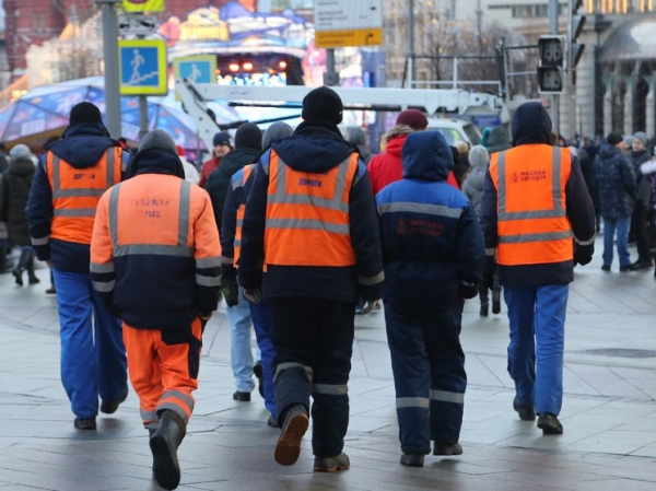 St. Petersburg lifts taxi and delivery ban for migrant workers amid labor shortage